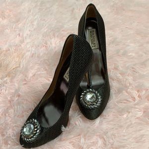 Like new Badgley Mischka black and gold pumps